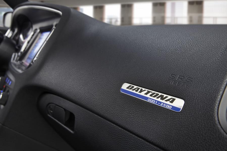  Dodge Charger Daytona 2013 года  (фото 6 из 30)